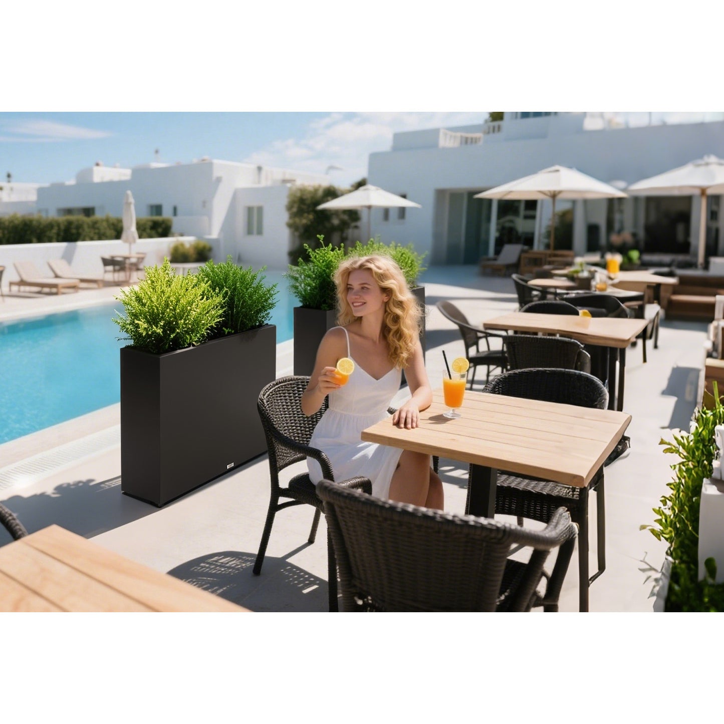 Large_Mg-Al-Zn_light_tall_rectangular_planter_for_swimming_pool